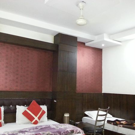 Hotel Shivam International - A Well Hygiene Property All Staff Vaccinated " Нью-Дели Экстерьер фото