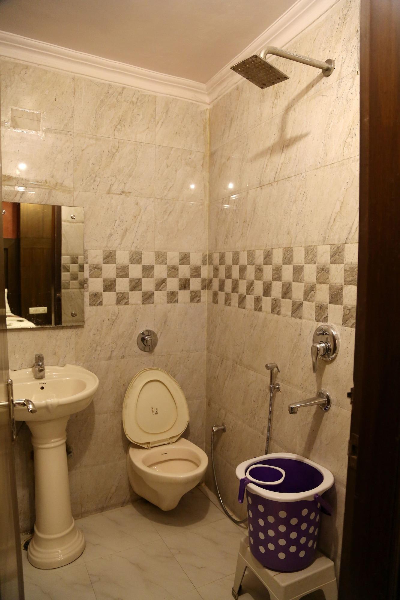Hotel Shivam International - A Well Hygiene Property All Staff Vaccinated " Нью-Дели Экстерьер фото