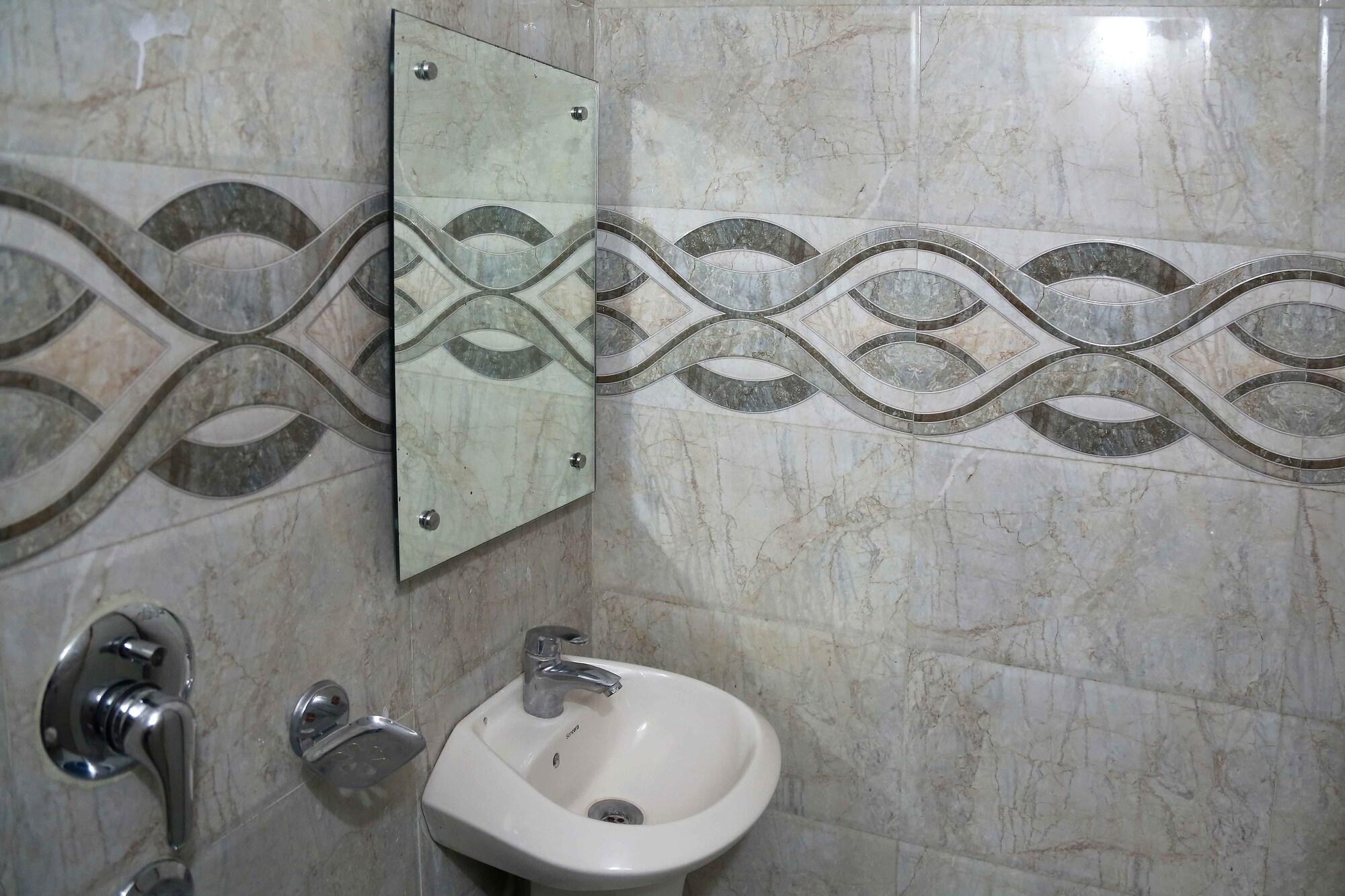 Hotel Shivam International - A Well Hygiene Property All Staff Vaccinated " Нью-Дели Экстерьер фото