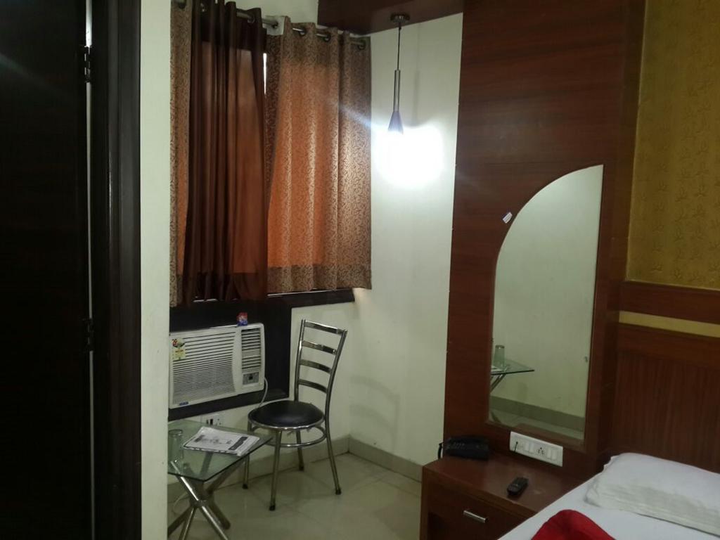 Hotel Shivam International - A Well Hygiene Property All Staff Vaccinated " Нью-Дели Экстерьер фото