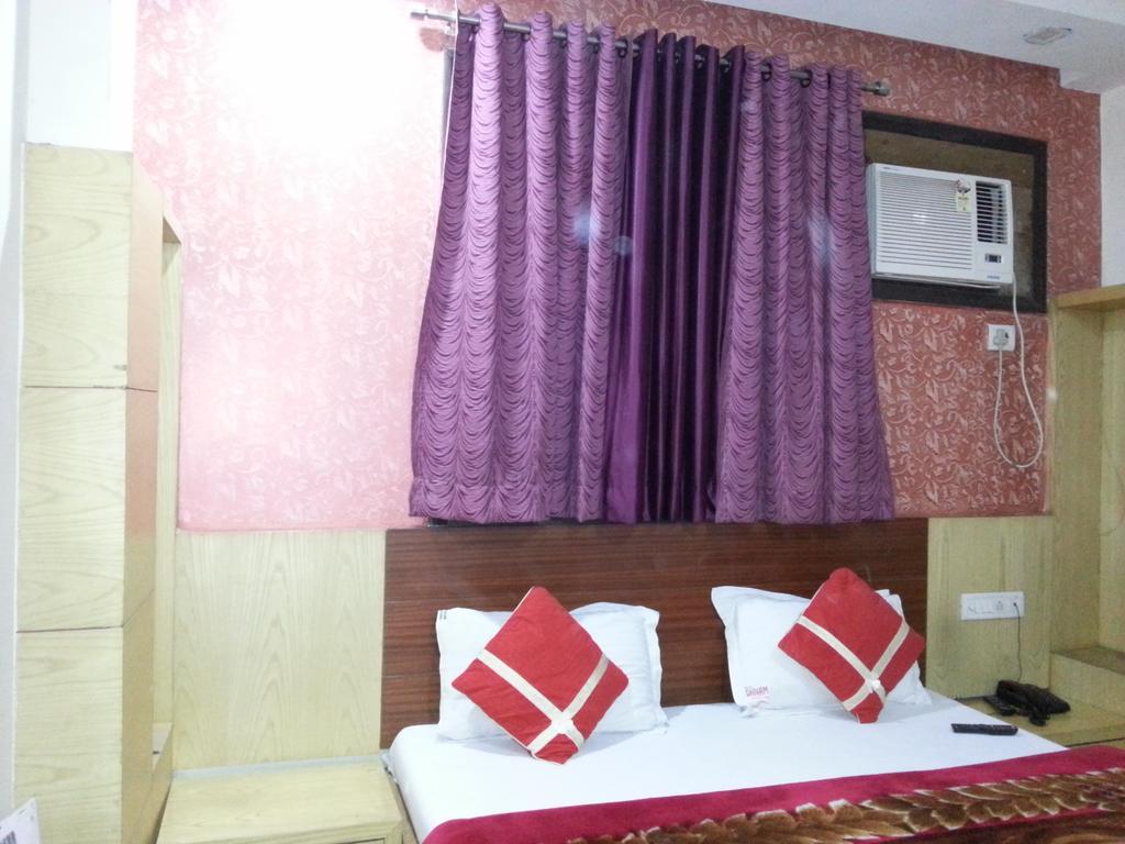 Hotel Shivam International - A Well Hygiene Property All Staff Vaccinated " Нью-Дели Экстерьер фото