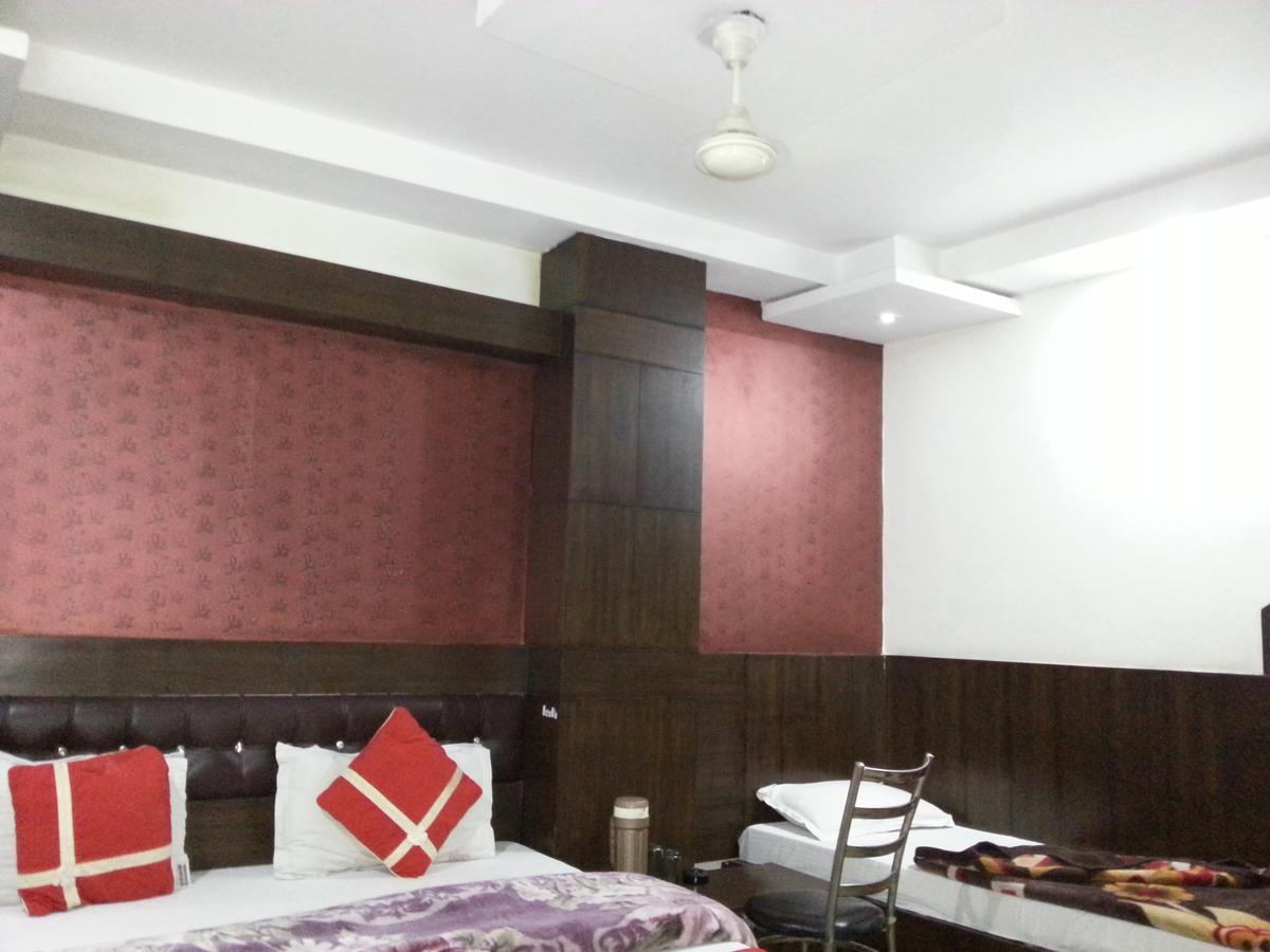 Hotel Shivam International - A Well Hygiene Property All Staff Vaccinated " Нью-Дели Экстерьер фото